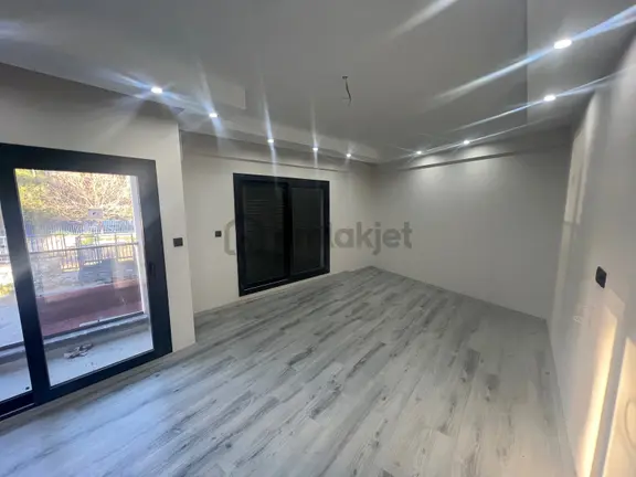 Çiğli Metro Avm Arkasında Yerden Isıtma Ferah Satılık 2+1 Daire 2