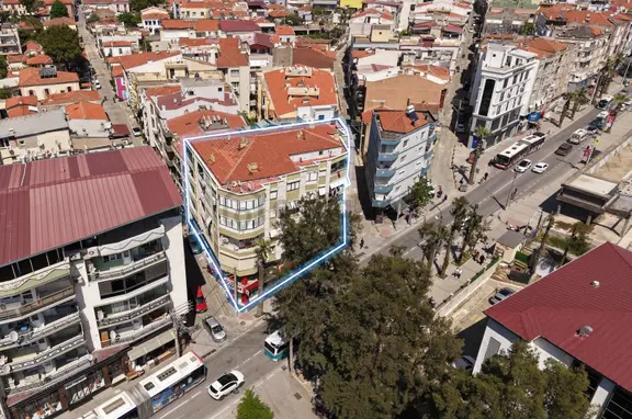 İzmir Buca Dumlupınar Mahallesinde Satılık Geniş 3+1 Daire 1