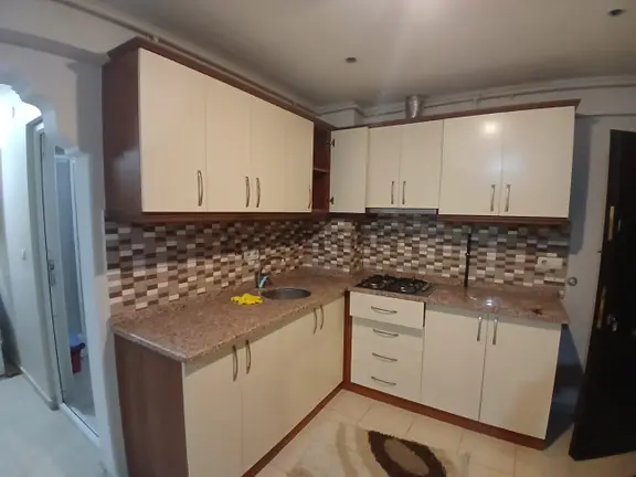 Ender Uysal Gayrimenkulden Üniversiteye Çok Yakın 1+1 Bolkonlu Kiralık Apart 1