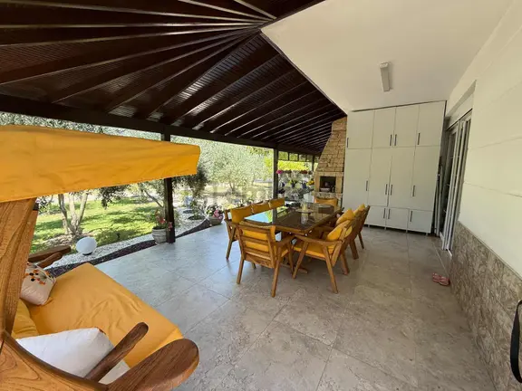 Denize Yakın Konumda Havuzlu Sitede 3+1 Şık Mükemmel Villa! 2