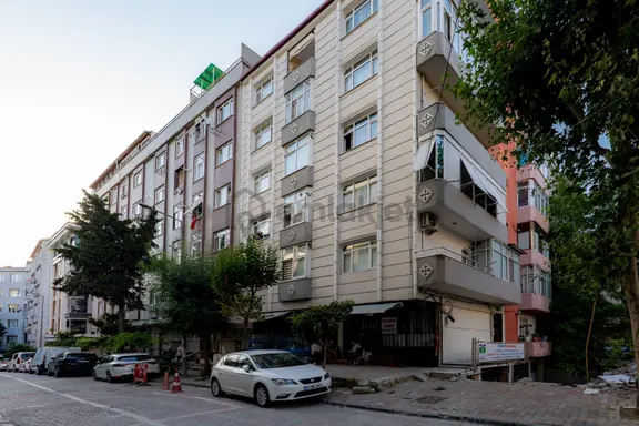 Bahçelievler Siyavuşpaşa Mine Sokak'ta Satılık 2+1 Daire 2