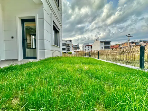 ꧁ay Emlaktan꧂akçay-güre Arasında Denize Yakın Geniş Bahçe Kullanımlı Müstakil Tadında 2+1 Daire 2