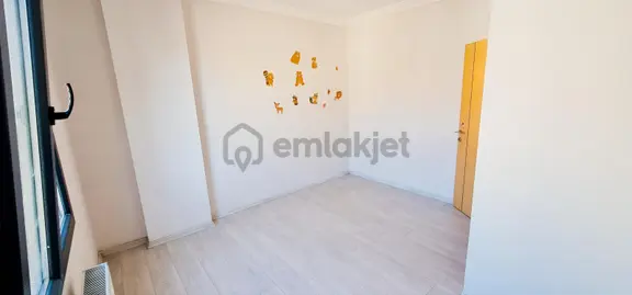 Burhaniye Mahkeme'de Yatırımlık, Merkezi Konumlu 3+1 Daire 2