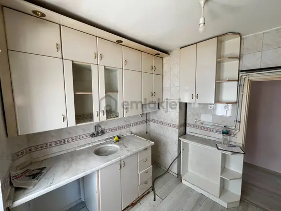 Es-as'tan Mareşalde Ara Katta Bağımsız 2+1 Fırsat Kiralık Daire 2