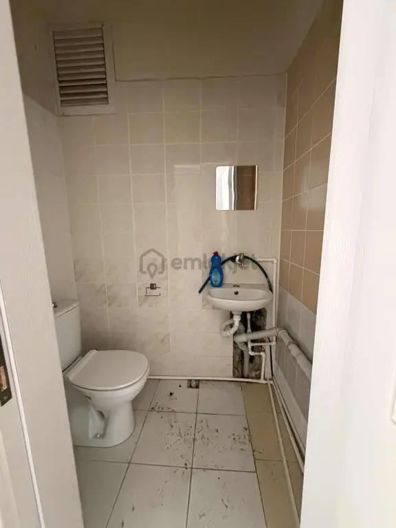 Karşıyaka Fikrialtay'da Kiralık 57m² Dükkan - Geniş Sokak 2