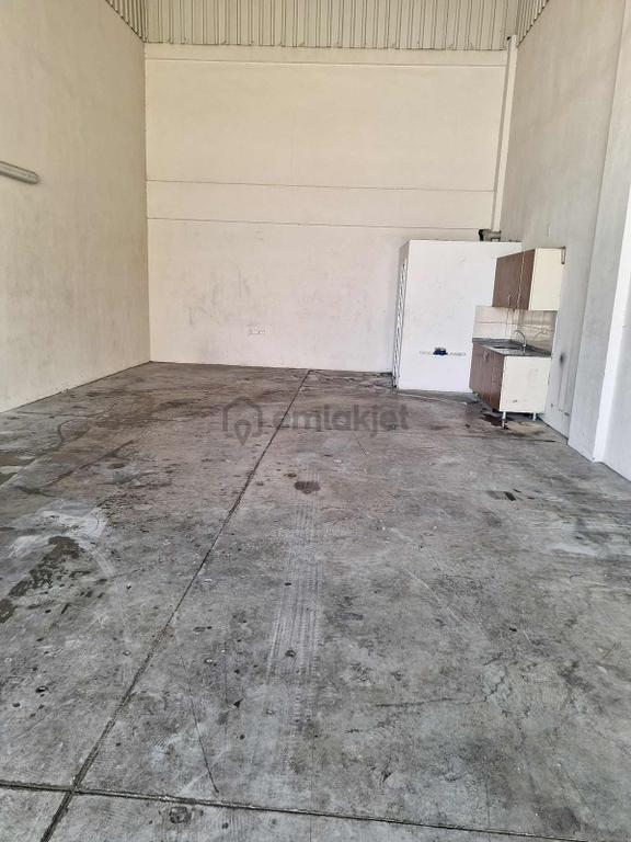 Karşıyaka Yetsan İşmerkezinde Köşenin Yanı 100m2 Satılık 2