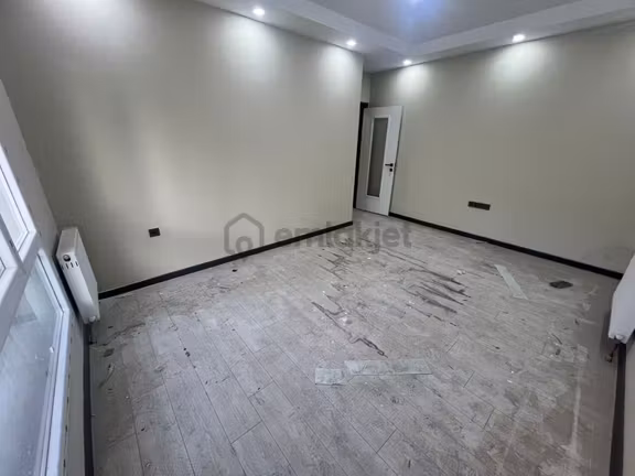 Acil Daha Ucuzu Yok Site İçinde Otoparklı 1 Katta 2+1 1