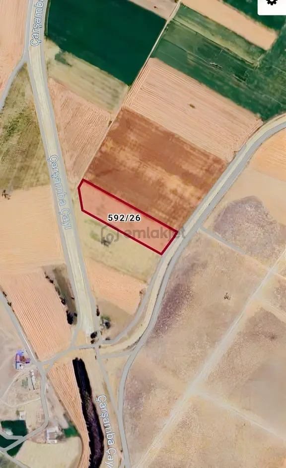 Bizim Emlaktan Alibeyhüyüğünde Satılık Kanal Dibi 1. Sınıf Tarla