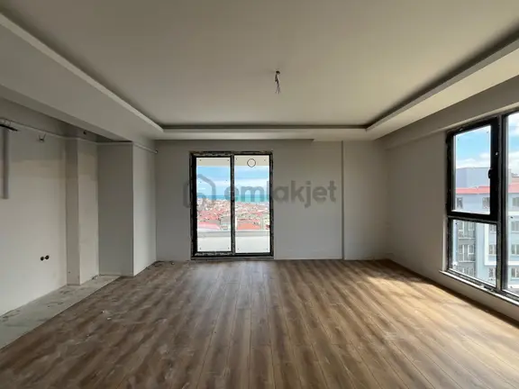Revizyon'dan Deniz Manzaralı Merkezi Konumda Fırsat Daire 2