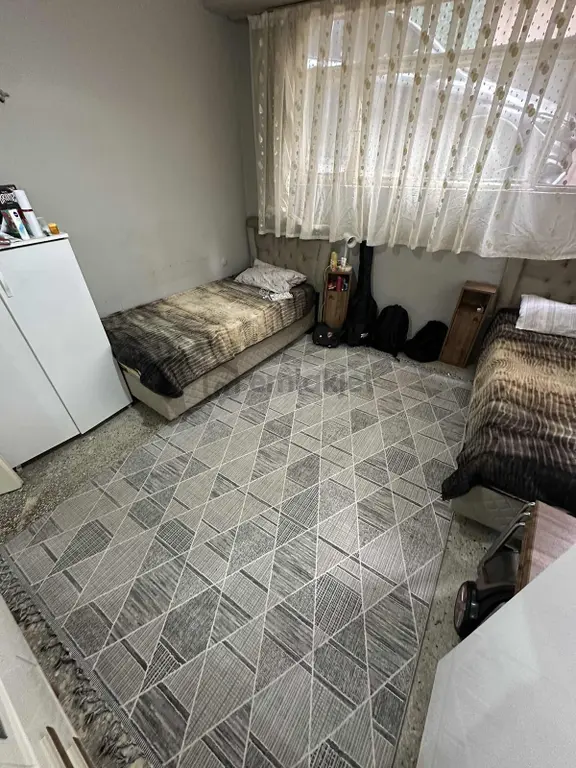 Kat Mülkiyetli Davutkadı Tranvay Durağında 2+1 85m2 Otoparklı 2