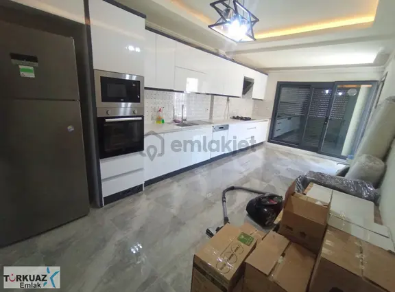 İzban Yakını Alpkent Mh. Havuzlu Kapalı Otoparklı Site 2