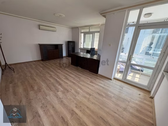 Reşatbey Mah.gazipaşa Bulvarında2+1 K.mutfak Kiralık Eşyalıofis 2