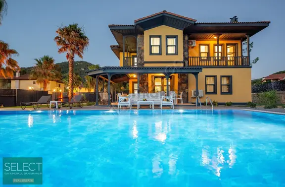 Marmaris Çamlı Köyü'nde Full Eşyalı 3+1 Kiralık Müstakil Villa 1