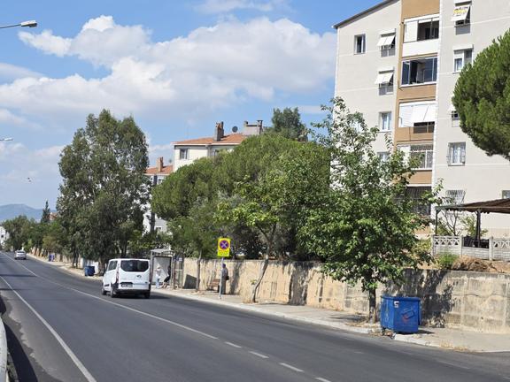 Buca Çağdaş Mahallesind Cadde Üzeri Doğalgazlı 3+1 Kiralık Daire 2