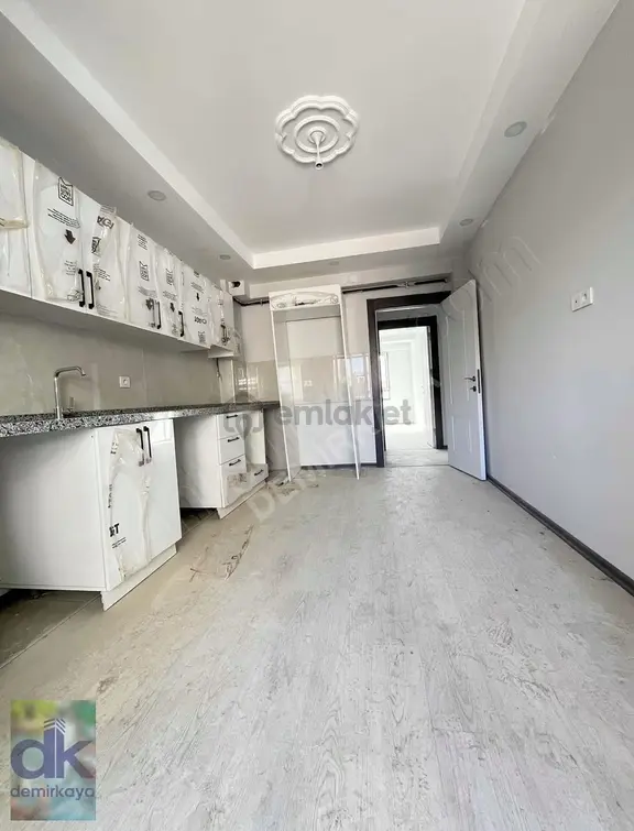 P- Emek Mahallesi 2+1 Lüks Kapalı Pazar Yaknı Daire Acil Satılık 1