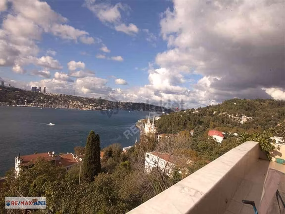 Remax Anı 'dan Çengelköy 'de Boğaz Manzaralı Kiralık 3+1 Daire 2
