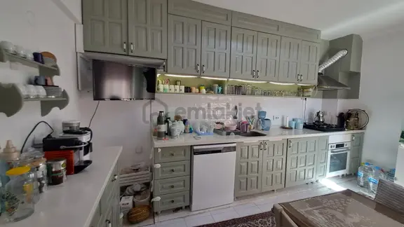 Lavinia 'dan Pazaryerinde Kapalı Mutfak 2+1 Satılık Arakat Daire 1