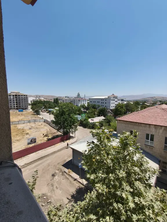 Sarayatik'te Köşe Başı Konumlu, Fırsat Daire 1
