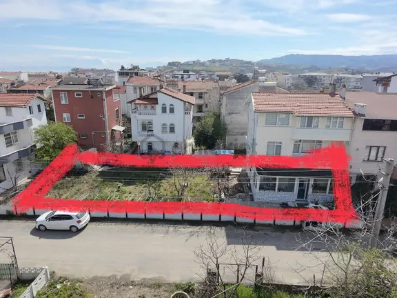 Kumbağ' Da 390 M2 İçerisinde 3 Katlı Satılık Lüks Müstakil Villa 1