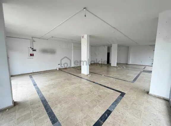 Deniz Feneri Mevkii 130m2 Zemin 50m2 Depolu Köşe Başı Boş Dükkan 2