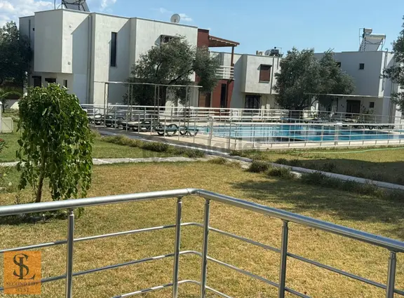 Ayvalık Küçükköy'de Denize Sıfır Sitede Satılık Müstakil Villa 2