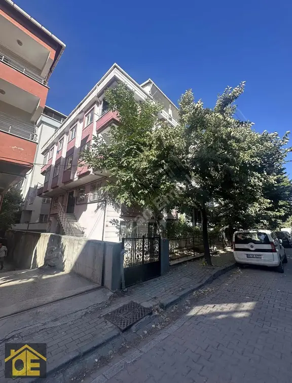 Ozan'dan Cihangir'de Masrafsız Yüksek Giriş Daire 1