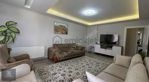 Buca'da Satılık 3+1 Site İçi Daire: 135m², Ebeveyn Banyolu 1