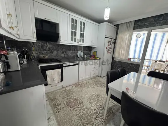 Buca Göksu Mah. İzbana Yakın 3+1 140 M2. Büyük Satılık Daire 1