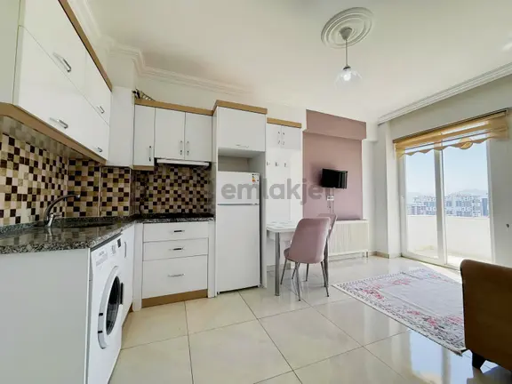 Yeni Rotadan Üniversite Bölgesi Satlık 1+1 2