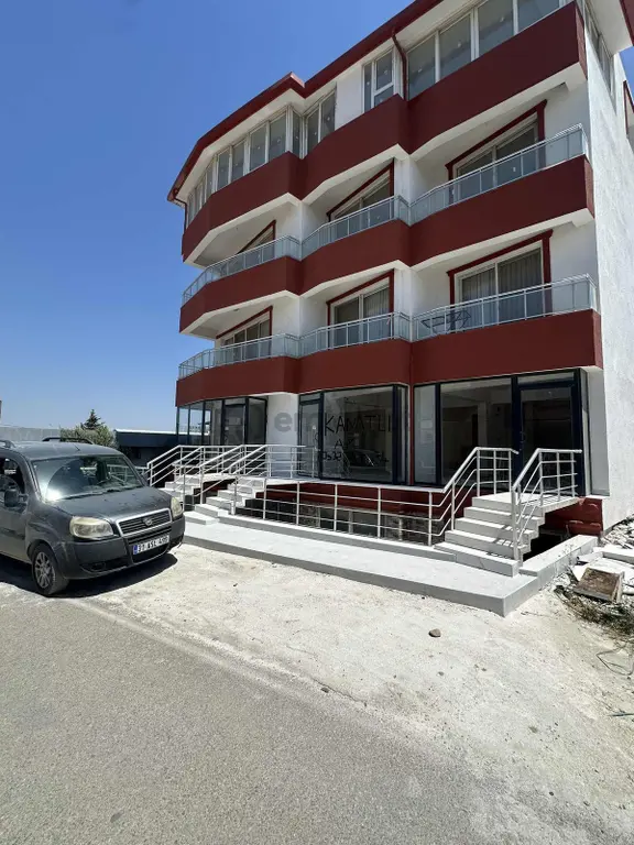 Turunçluda Merkezi Lokasyonda Satılık Fırsat Dükkanlar 2