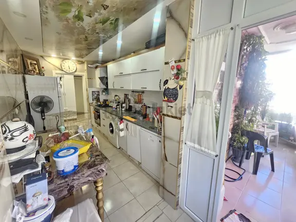 Teomanpaşada Herşey Ayrı Tramvay Yakını 2+1 Kupon Daire 2
