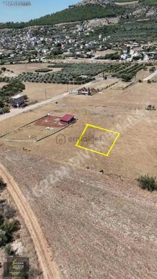 Kozan Divan Emlak'tan Köşe Başı Villa Yapımına Uygun 1