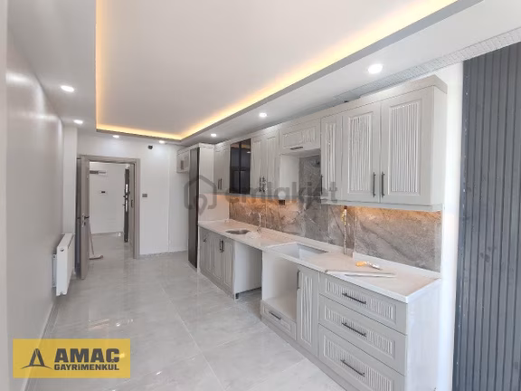 Mavi Bulvar Üzeri Az Katlı 4+1hasarsız/ç.bnyo Lüks Satılık Daire 2