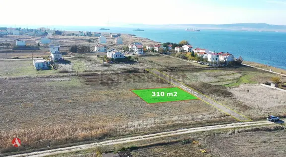 Lapseki, Çardak, Denize 100 M. Mesafede 310 M2 İmarlı Arsa 1