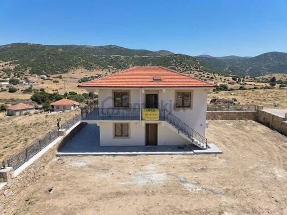 Altın Emlak'tan Ayvalık Çakmak Mh.'de Müstakil Bahçeli Ev 2