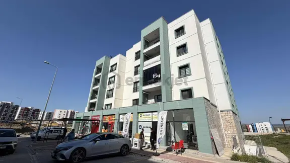 Seferihisar Toki De Kiralık Çift Bölümlü Geniş Sıfır Dükkan 1