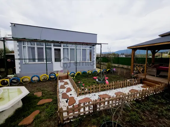 Çok Uygun Fiyata 3+1 Ev Ve 486 M2 Arsası / Bademağacı Mahallesi 1