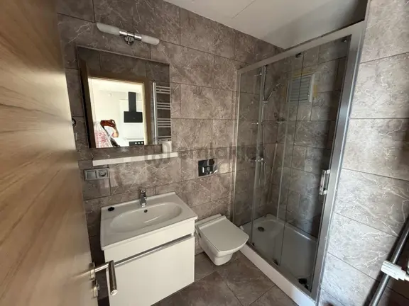 Torbalı İzban Yakını Havuzlu Güvenlikli Sitede Kiralık 1+1 Daire 2