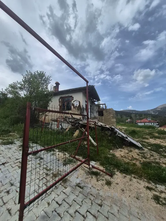2500 M2 İçinde Evi İle Birlikte Kupon Arazi 2