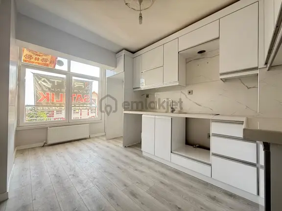 Özlem Cd Üzeri Ön Cephe 2.kat Full Yapılı Balkonlu-masrafsız 3+1 2