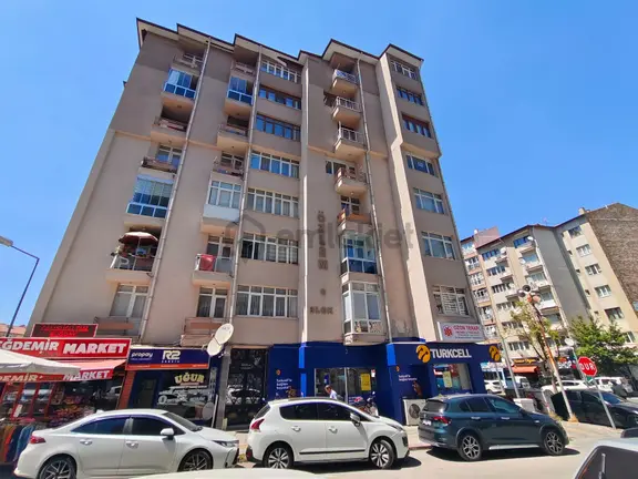 Kenan Uzman'dan Menderes Blv. Turkcell Üstünde Satılık 3+1 Daire 1