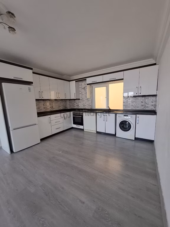 Merkeze Yakın Deniz Manzaralı 3+1 Çati Dubleks Kiralık Daire 1