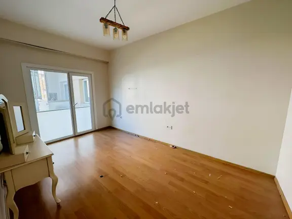 Kiptaş'ta 4 Yıllık 3+1 Site İçi Modern Krediye Uygun Daire 2