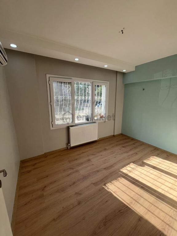 Güzelyalı'da Modern Tadilatlı 3+1 Satılık Daire 1