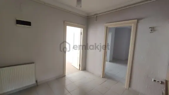 Pınarbaşı Mahallesi'nde Denizbank Arkası 3+1dogalgazli Asansörlü Daire Satılık 2