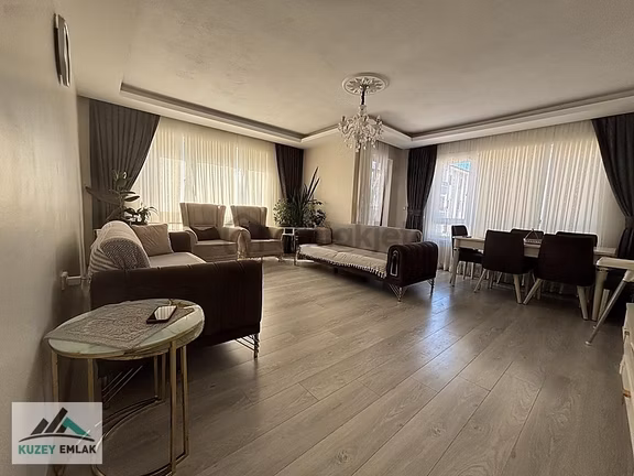 Merkezi Konumda Cadde Üzeri Ulaşıma Yakın 3+1 Daire 2