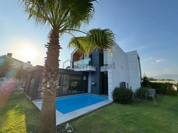 Kemalpaşa Da 5+1 Satılık Lüks Villa 1
