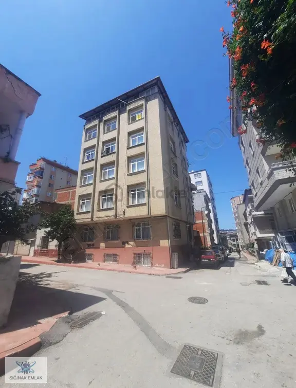 Sığınak Emlak'tan | Yenidoğan'da Köşe Başı 3+1 Kiralık 1