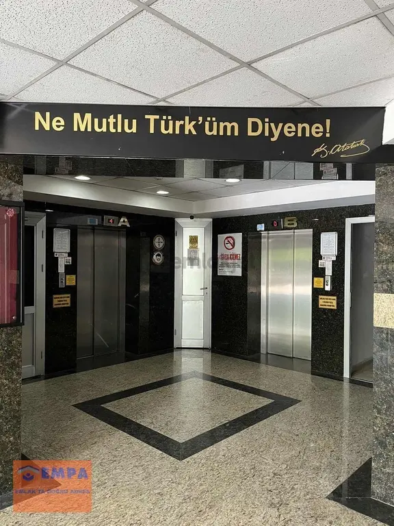 Gazi İş Merkezinde Mobilyalı - Klimalı 1+1 Ön Cephe-otoparklı 1