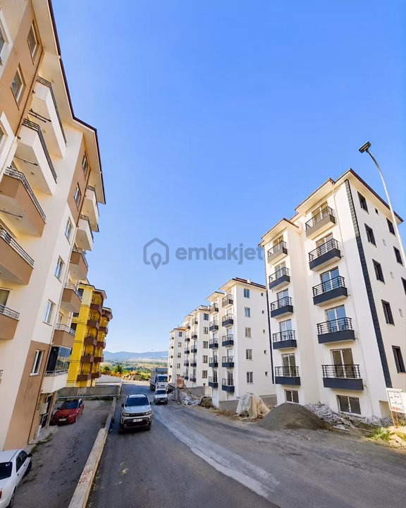 Garanti Emlak'tan Kuzeykent'te / Sıfır Binada / 1+1 Fırsat Daire 1